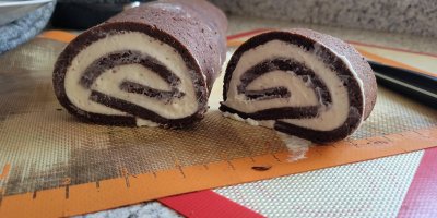 Шоколадный кето-рулет