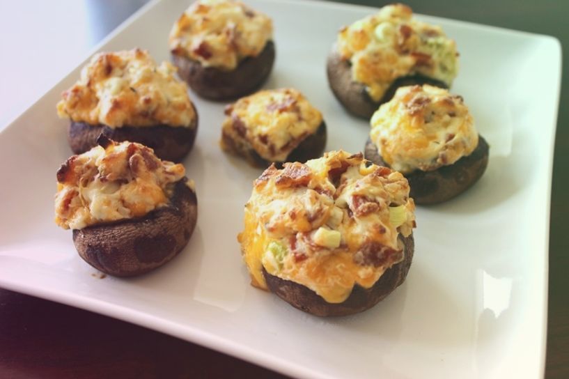 Фаршированные шампиньоны с пепперони и сыром