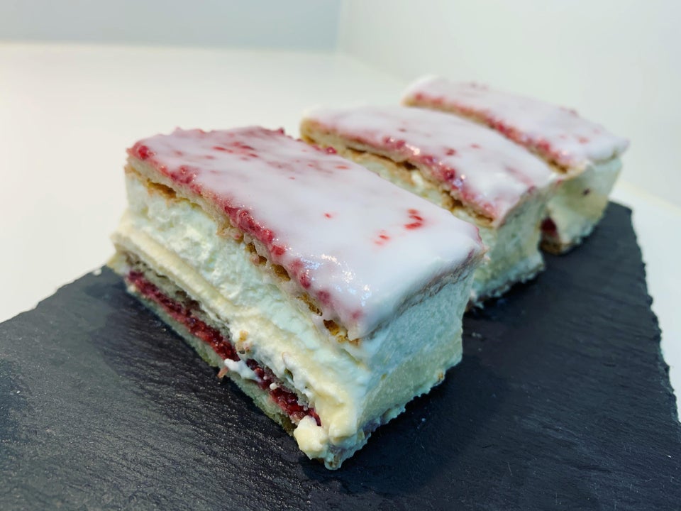 Кето-торт Наполеон с малиной